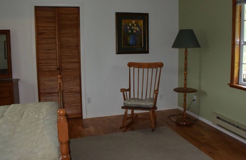 Courtenay Cabin | Heritage cabin on picturesque 5.5 acres on the Tsolum River. Great for families