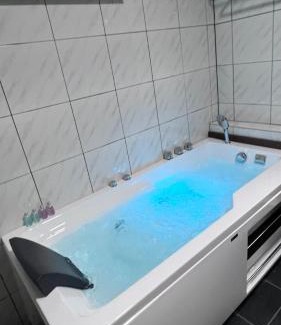 Lubok Buaya House | HERITAGE D'CENANG with Jacuzzi Spa