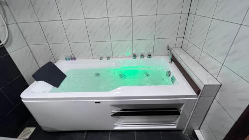 Lubok Buaya House | HERITAGE D'CENANG with Jacuzzi Spa