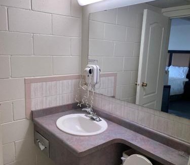 Niagara Falls Hotel | Heritage Inn & Suites