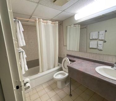 Niagara Falls Hotel | Heritage Inn & Suites