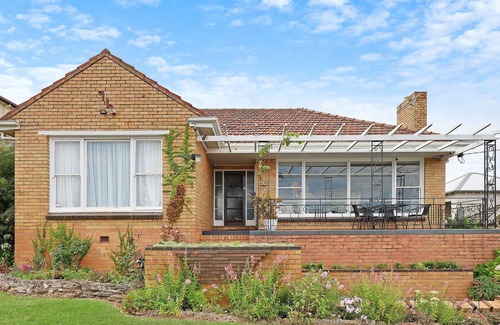 Warrnambool House | Heritage on Liebig - Perch at the top of town