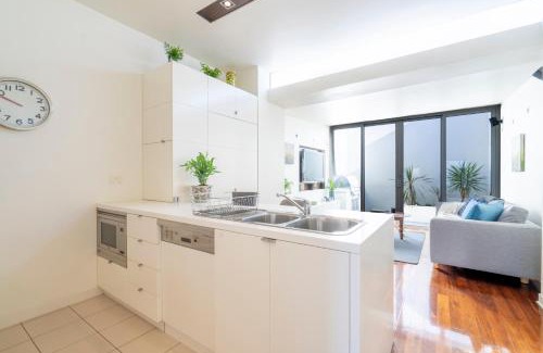 North Hobart Apartment | Heritage terrace with mod twist