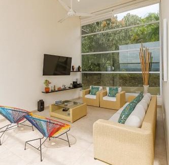 Anapoima House | Hermosa Casa con Piscina,Jacuzzi,Chimenea,Bbq