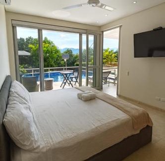 Anapoima House | Hermosa Casa con Piscina,Jacuzzi,Chimenea,Bbq