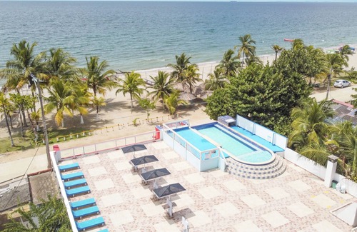 Covenas Hotel | Hermosa Habitación Básica Cuádruple A Pie De Playa