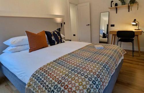 Market Drayton House | Heron - Luxurious Off-Grid Eco Cabin with River views
