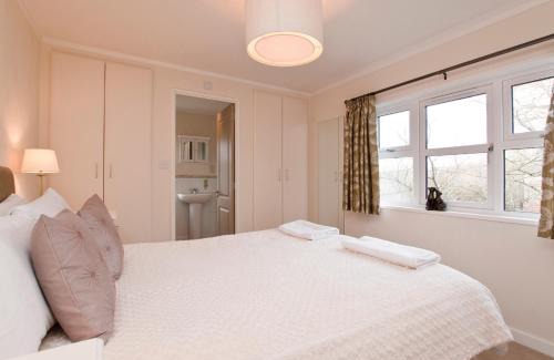 Narberth Resort | Herons Brook Retreat Lodges