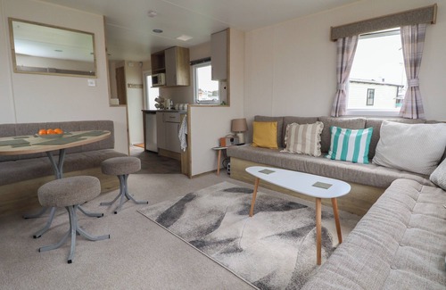 Prestatyn Cottage | HERRYLOCK, pet friendly, country holiday cottage, with pool in Rhyl