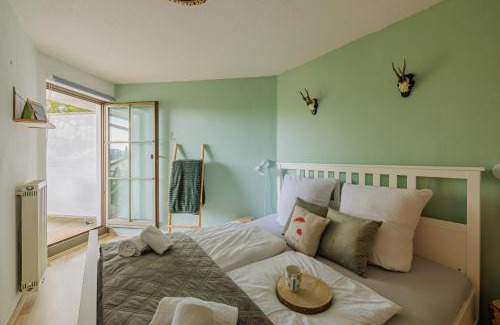 Todtnauberg Apartment | HERZGRÜN direkt an traumhaften Wanderwegen Balkon mit toller Aussicht Sauna im Haus Tiefgarage E-Ladestation