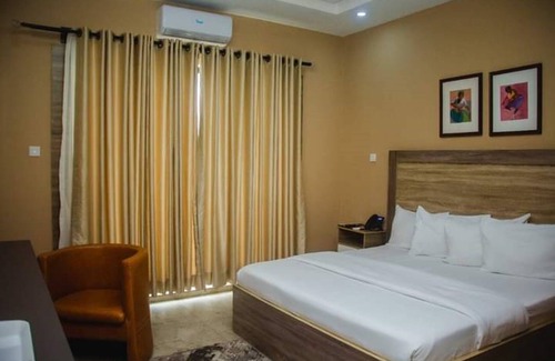 Arigbajo Hotel | Hevee Hotels and Suites