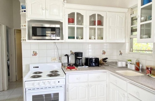 Saint Peter Parish Apartment | Heywoods 146
