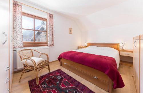 Gozd Martuljek House | Hiša nasproti sonca