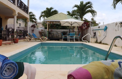 Douglas Apartment | Hibiscus 3-bed Suite at Sungold House Barbados