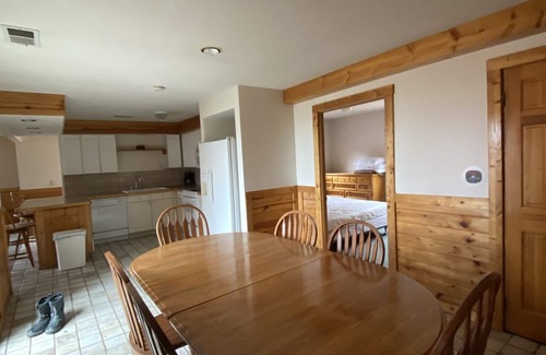 Tawas City Cottage | (Hickory Cabin) Beautiful 3 Bedroom Cottage - Lakefront - Pets OK