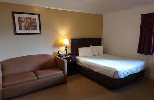 Cooperstown - Otsego Lake Hotel | Hickory Grove Motor Inn - Cooperstown