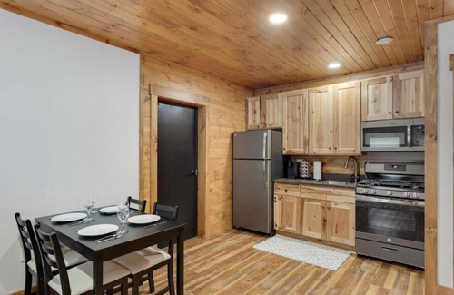 Berlin Apartment | Hickory Suite · Romantic Getaway on Main Street - Hickory Suite