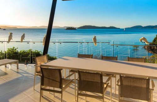 Hamilton Island Villa | Hidden Cove 2 - Beachfront, Private Pool & Buggy