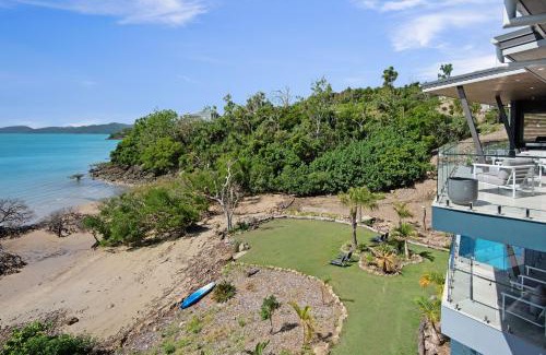 Hamilton Island Villa | Hidden Cove 2 - Beachfront, Private Pool & Buggy
