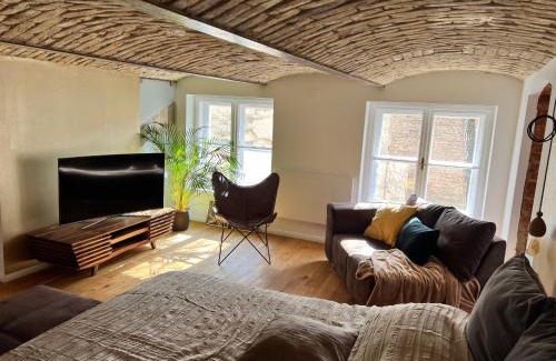Zagreb Apartment | Hidden Garden 1