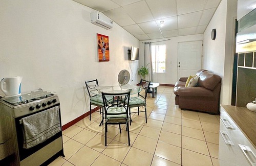 Managua House | Hidden Gem: Peaceful charm, convenient amenities, and strategic location.