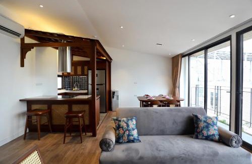 Cong Vi Apartment | Hidden Home MAYA 40 Linh Lang
