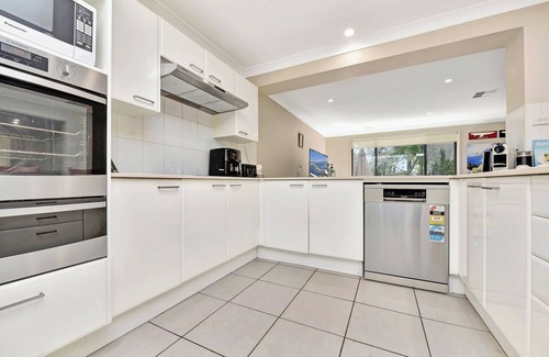 Lake Macquarie City Council House | Hidden Horizon Nords Wharf - 5 bed 3 bath - 1pm checkout Sundays