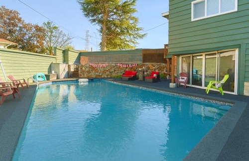 Saanich West Apartment | Hidden Oasis in Victoria, BC