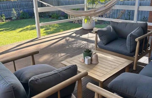 Portarlington House | Hidden Villa - a stylish retreat very close the beach & shops