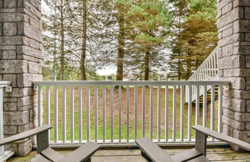 Oro-Medonte Apartment | Hideaway 2BR Condo Pool & Heated Pool