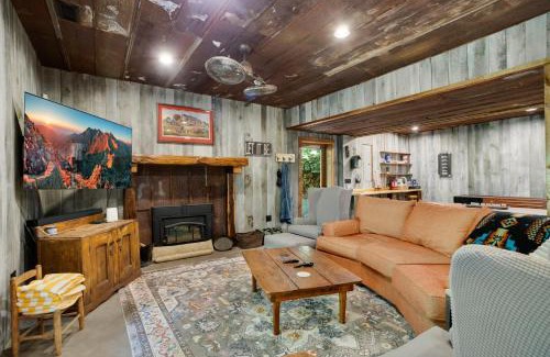 Banner Elk House | Hideaway Cabin at Buckeye Creek