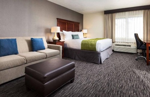 Kimball Junction Hotel | Hideaway in Park City! Indoor Pool, Free Breakfast, Free Shuttle, Pets Allowed!
