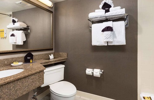 Kimball Junction Hotel | Hideaway in Park City! Indoor Pool, Free Breakfast, Free Shuttle, Pets Allowed!