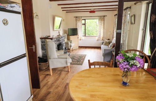 Ballinrobe Cottage | HIDEAWAY, pet friendly, with open fire in Ballinrobe, County Mayo