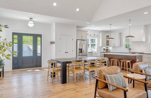 Moneta House | Hideaway Ridge, Lakefront NEW Luxury w/7-Bedrooms + Heated Salt Pool, Covered Decks, Hot Tub & Dock