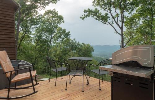 Rileyville House | Hideaway Tiny Cabin, Hot Tub, View, Firepit