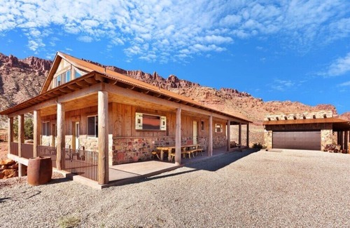 Moab South Valley House | Hideout at the Rim - Moab's Best Kept Secret
