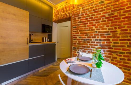 Lviv City Center Apartment | High castle park view studio Lil