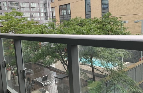 Toronto Entertainment District Condo | High-Ceiling Condo in Downtown Toronto