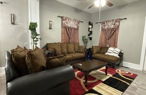 Winston - Salem House | High ceiling house close to downtown