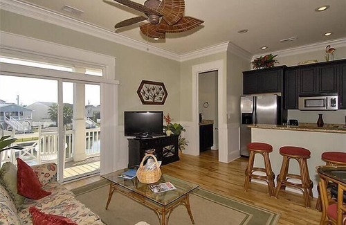 Inlet Harbour House | High Cotton, 6 Bedroom, 8 Bath, Sleeps 22, Private Pool and Floating Dock!
