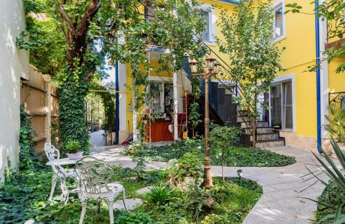 Sector 1 Villa | High-end 3BR Apartment - Private Garden, Terrace & BBQ