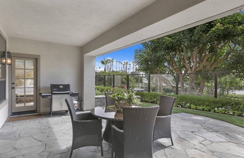 Newport Center Condo | High End Amenities, 2 King BRs, each w/Private Bath, Gated Community, Private Patio in Sea Island