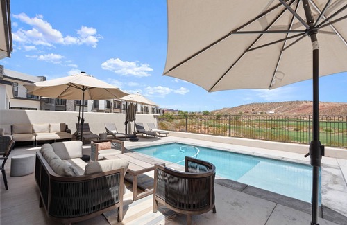Washington House | High End Design | Rooftop Deck| Private Pool |