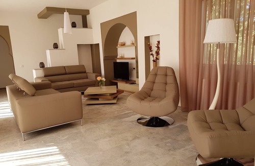 Sidi Salem Villa | High-end pool villa not overlooked