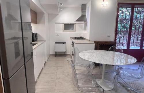 Kerem HaTeimanim Apartment | High End Renovated Duplex near Carmel Market by FeelHome