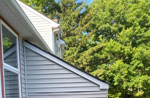 Lake Harmony House | High End Townhouses, Walk to Slopes, 2 Hot Tubs, Fireplaces, Pool Table, Lake