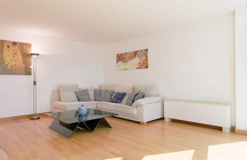 Parque das Nacoes Apartment | High Floor Apartment in Tower with River View Parque Nacoes Expo11