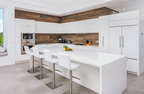 Long Bay Hills Villa | High modern 5 bedroom house with private pool and within steps of the beach