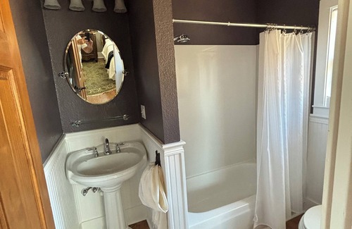 Red Rock Other | High Point 1912 Charming Farmhouse in Red Rock on six acres with 2 zone AC, WiFi